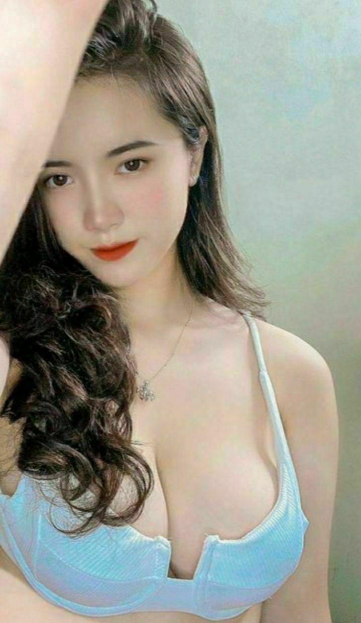 Người đẹp ngọt ngào quá! Một buổi biểu diễn kép với một bạn tình mới! Con cặc to ngậm sâu vào cổ họng, mỗi lần nhét vào bên dưới, lồn khít không có lông, mông nhô lên và quan hệ tình dục qua đường hậu môn